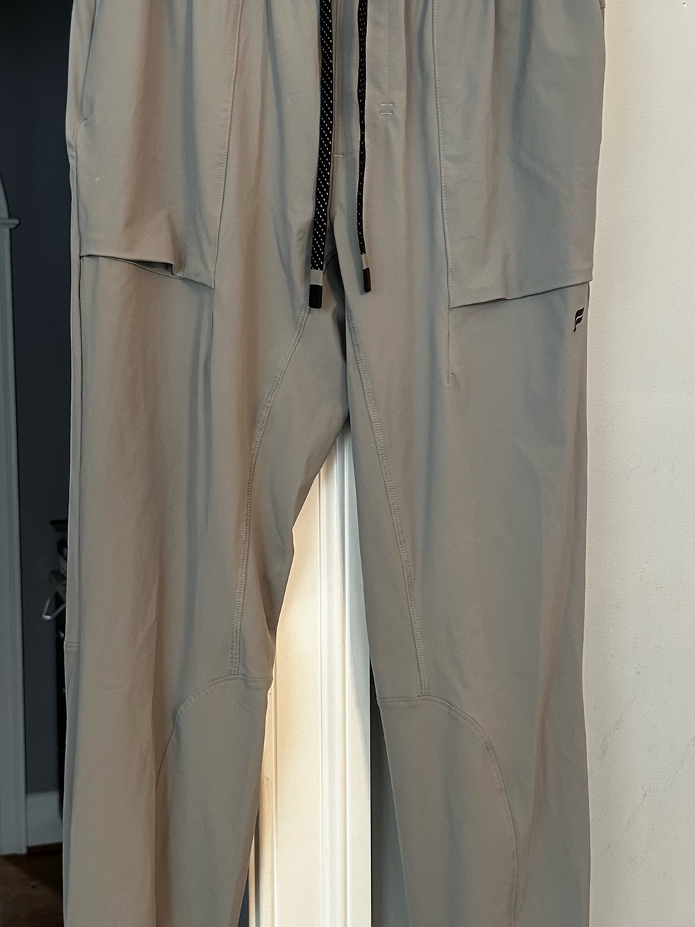 Fabletics Men's Gray The Only Jogger Drawstring Performance Pants